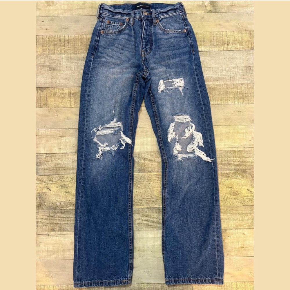 Distressed 90s Baggy Jeans Aeropostale